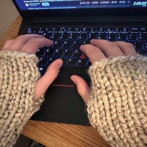 Handknit Wool Fingerless Gloves ~ Unisex - Picture 6 of 7